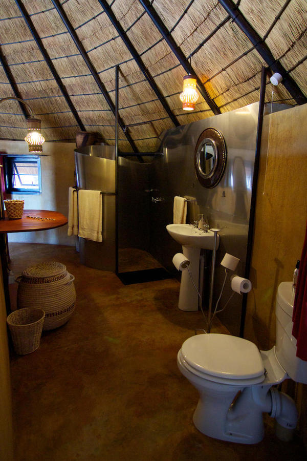 Ongula Village Homestead Lodge Omupumba Екстер'єр фото