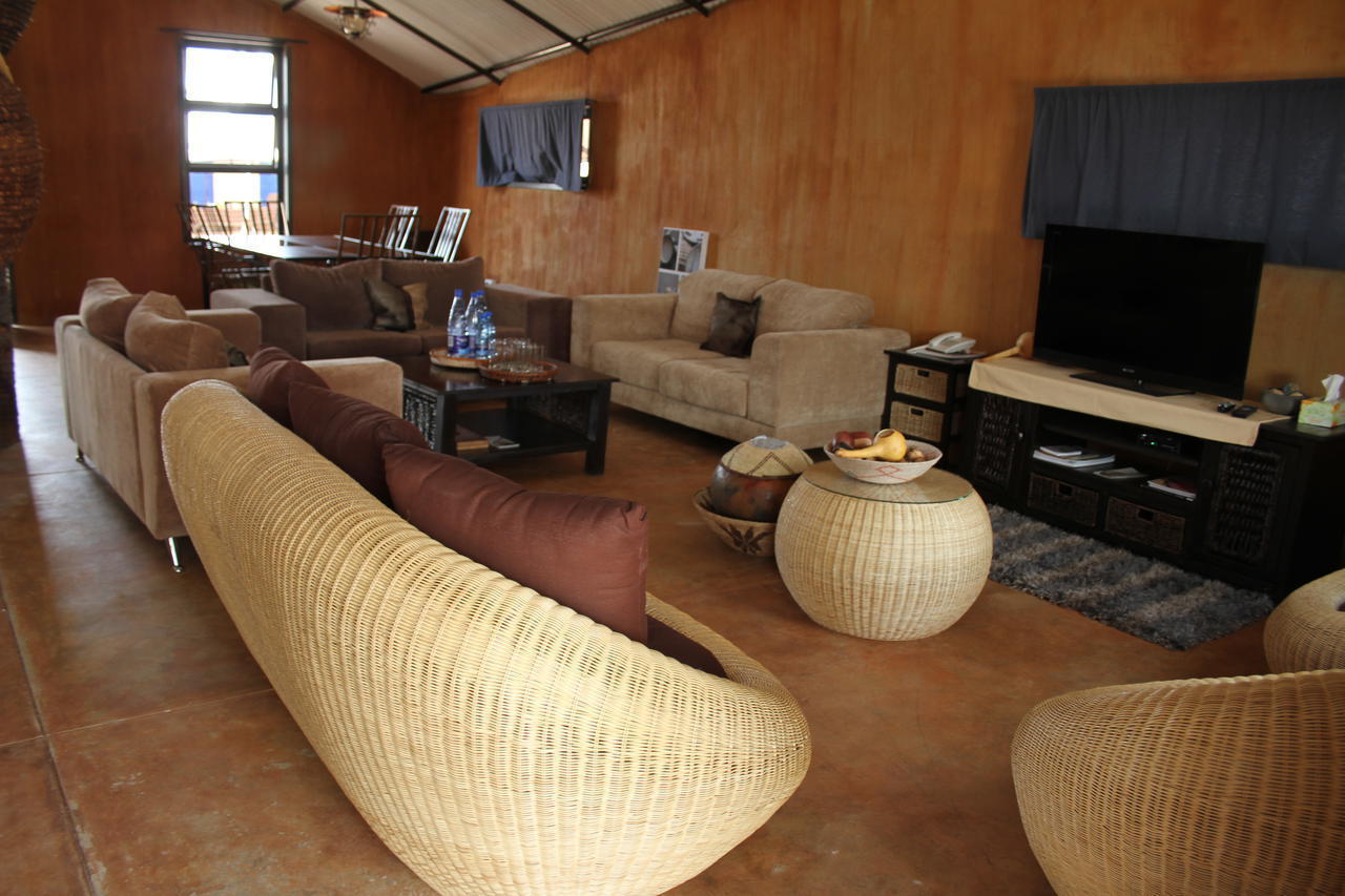 Ongula Village Homestead Lodge Omupumba Екстер'єр фото